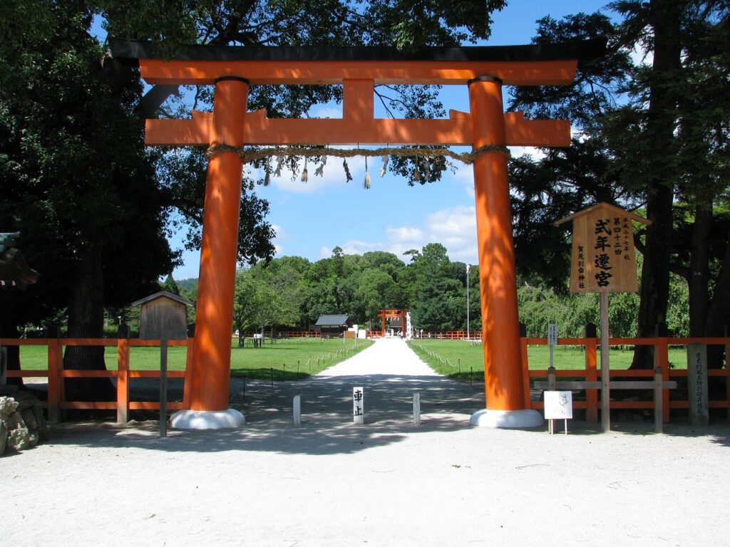 夏天京都風物詩篇 | 賀茂別雷神社 世界遺產中的沁涼綠意 @去旅行新聞網
